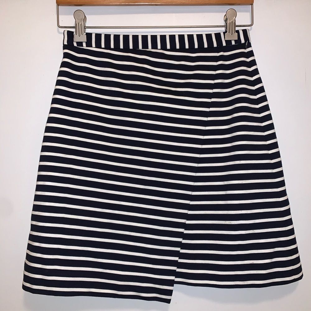 😊 3/$30 Ann Taylor XSP skirt classy Navy/White, EUC! High end quality & design